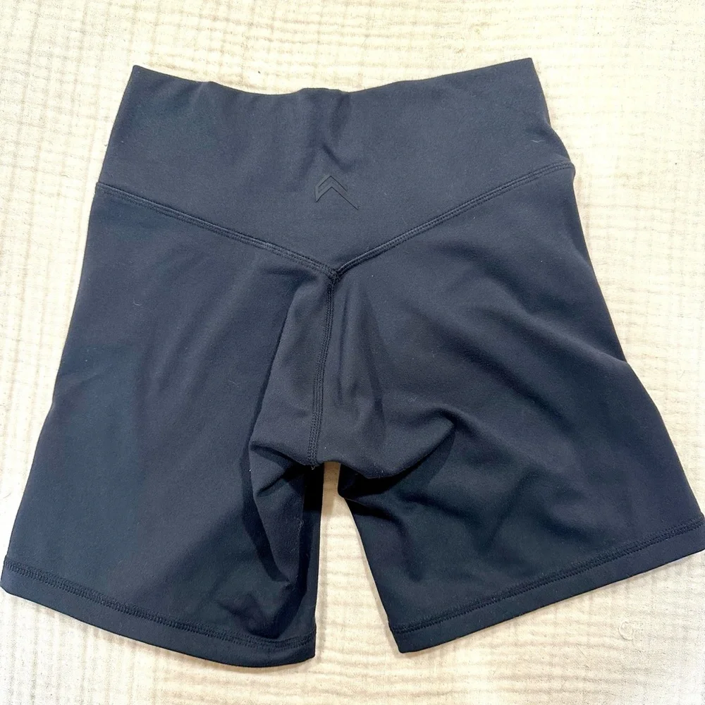 Black Oner Active Timeless Shorts in size Small - Picture 1 of 3